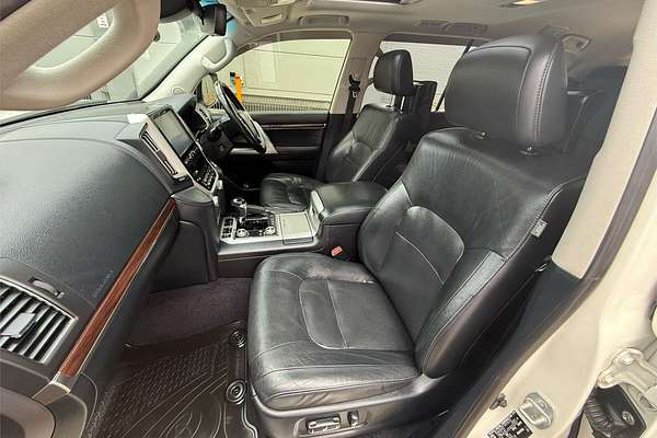 2016 Toyota Landcruiser Sahara VDJ200R