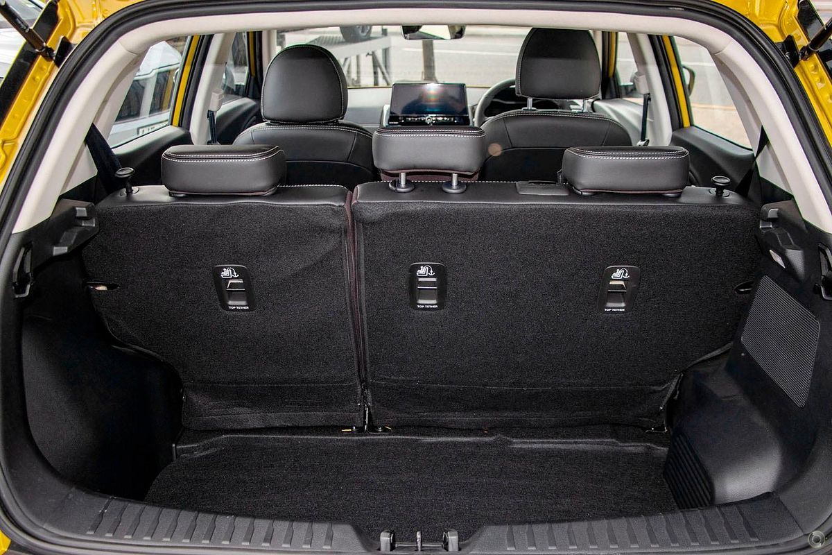 2025 Mahindra XUV3XO AX7L