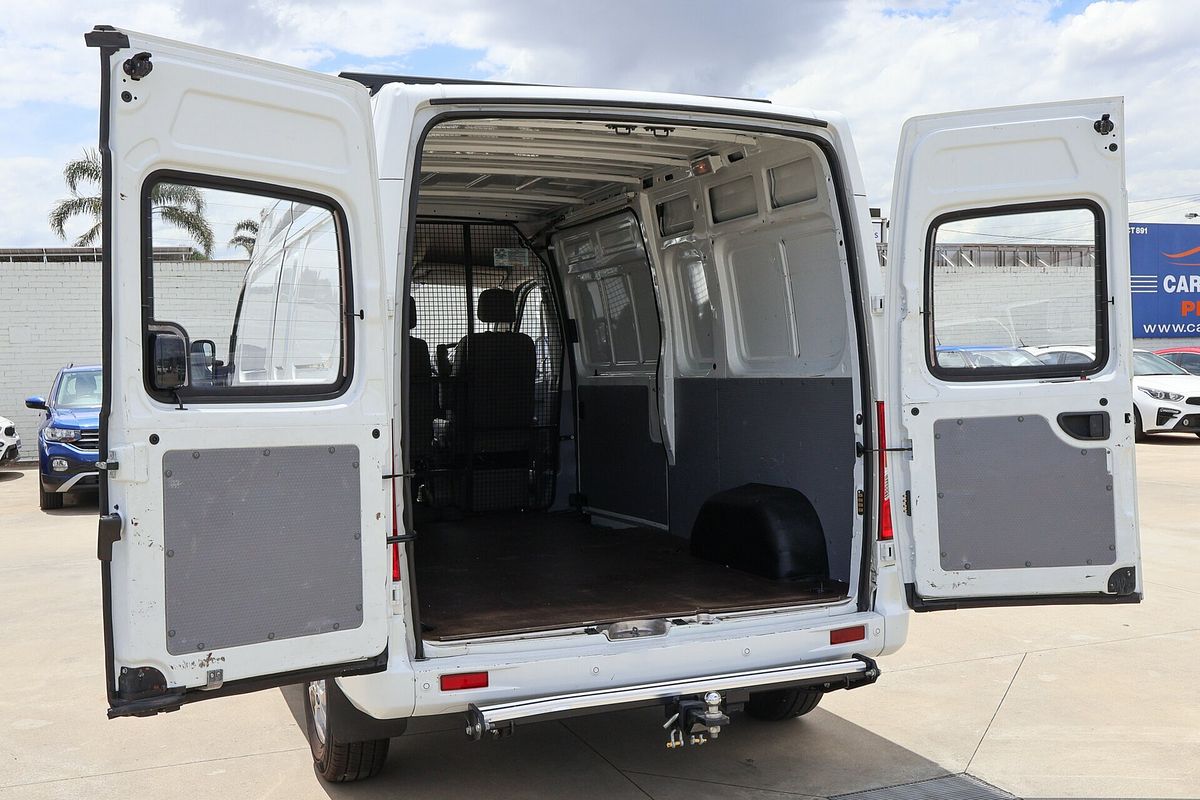 2022 LDV V80 LWB Mid Roof