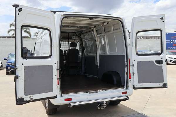 2022 LDV V80 LWB Mid Roof