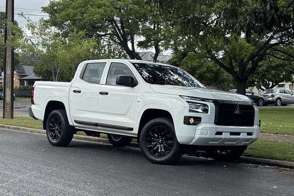 2024 Mitsubishi Triton GLX MV 4X4