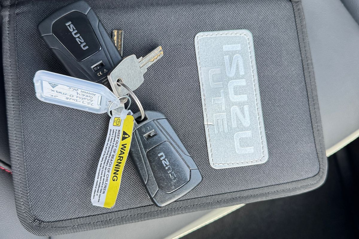 2023 Isuzu D-MAX X-TERRAIN 4X4