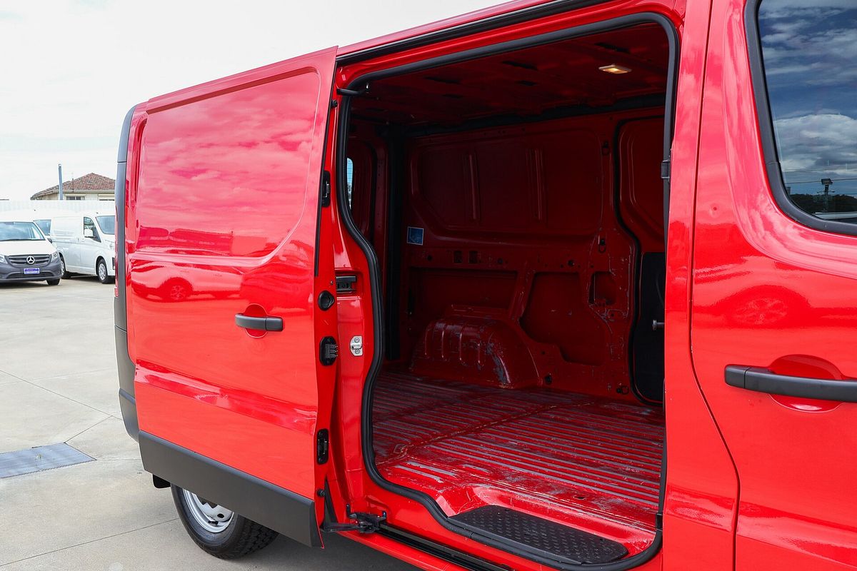 2022 Mitsubishi Express GLX SN LWB