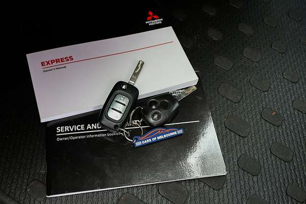 2022 Mitsubishi Express GLX SN LWB