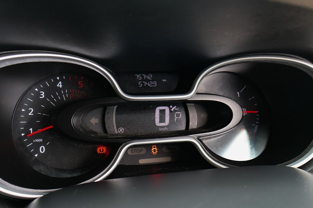 2022 Mitsubishi Express GLX SN LWB