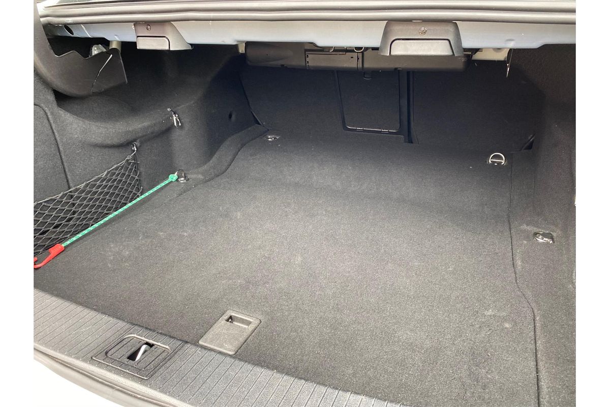 2013 Mercedes-Benz E-Class E250 CDI BlueEFFICIENCY Avantgarde W212