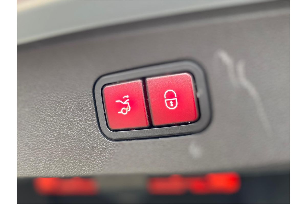 2013 Mercedes-Benz E-Class E250 CDI BlueEFFICIENCY Avantgarde W212