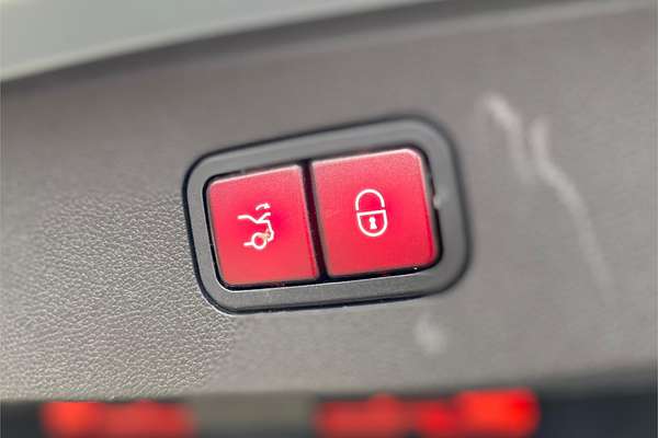 2013 Mercedes-Benz E-Class E250 CDI BlueEFFICIENCY Avantgarde W212