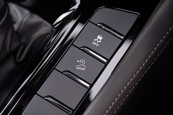 2025 Isuzu MU-X X-TERRAIN