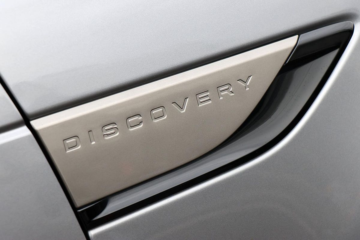 2020 Land Rover Discovery SD4 SE Series 5