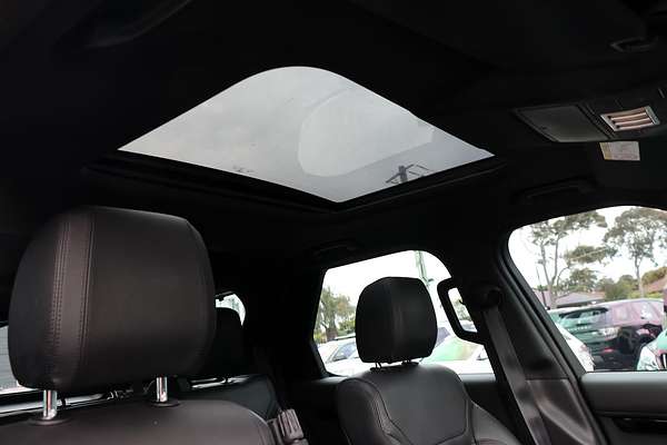 2020 Land Rover Discovery SD4 SE Series 5