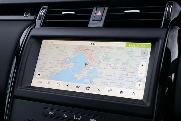 2020 Land Rover Discovery SD4 SE Series 5