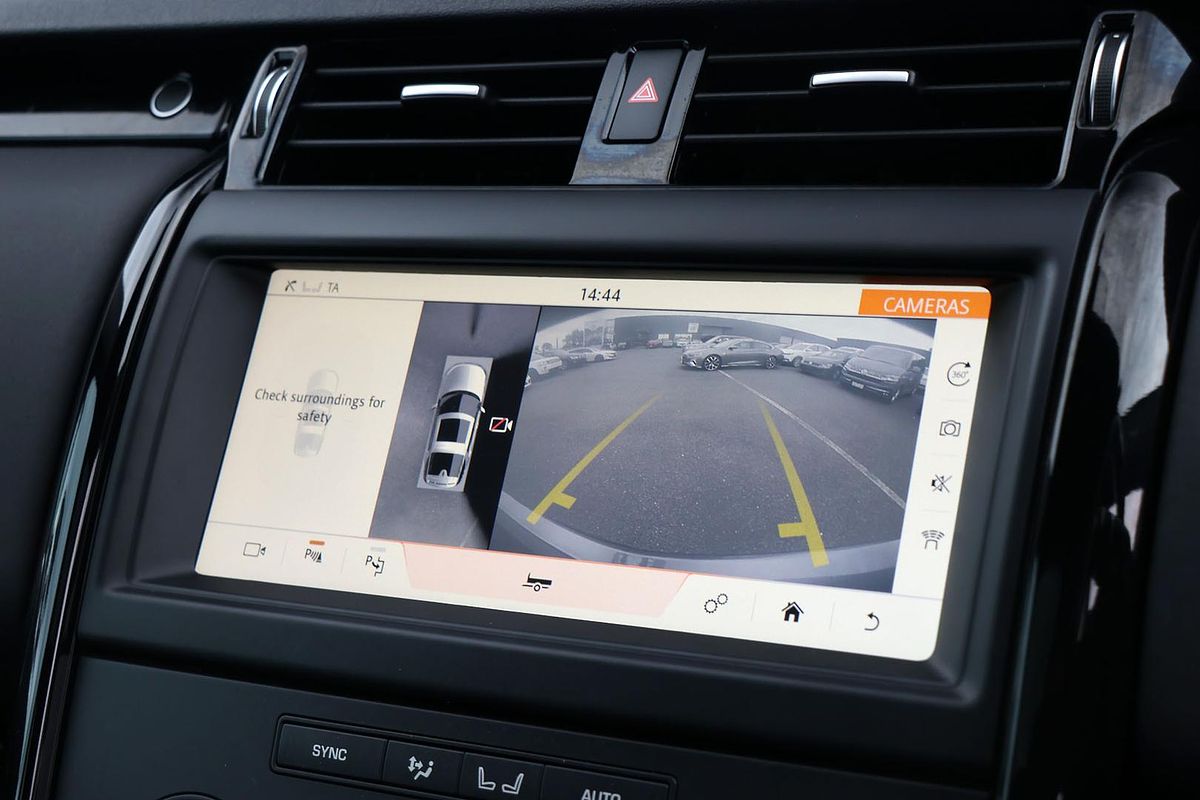 2020 Land Rover Discovery SD4 SE Series 5