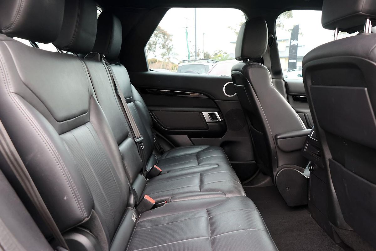 2020 Land Rover Discovery SD4 SE Series 5