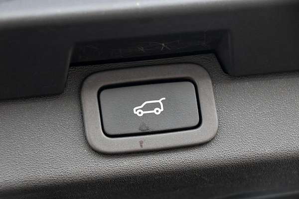 2020 Land Rover Discovery SD4 SE Series 5