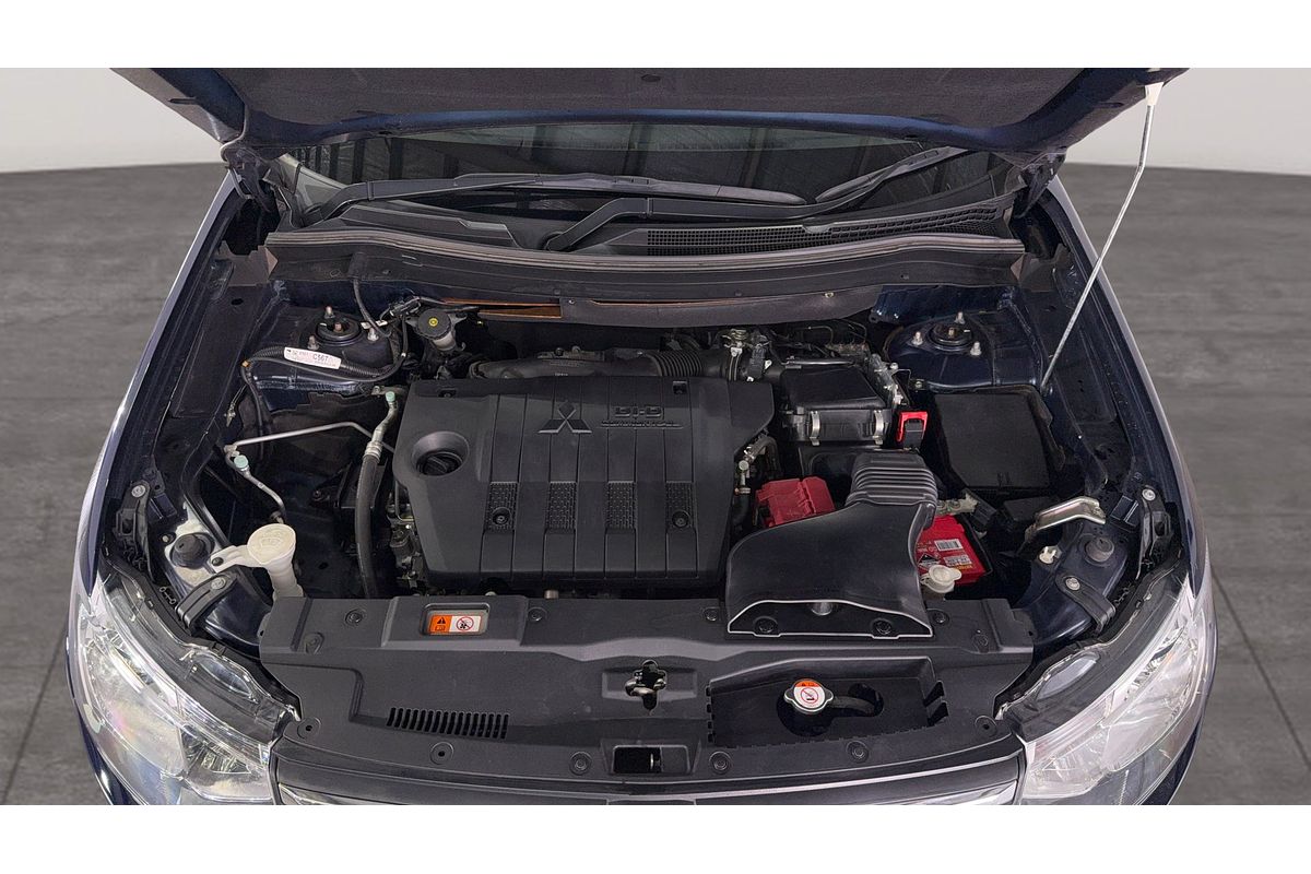 2013 Mitsubishi Outlander LS ZJ