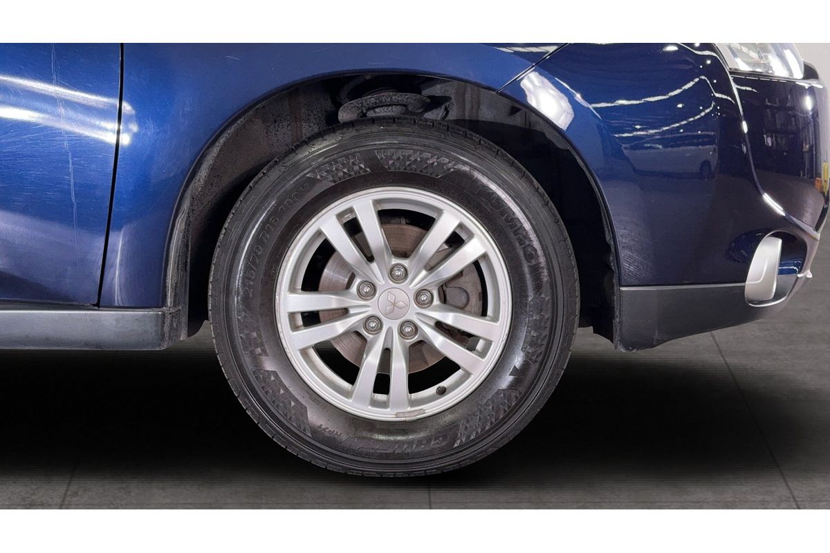 2013 Mitsubishi Outlander LS ZJ