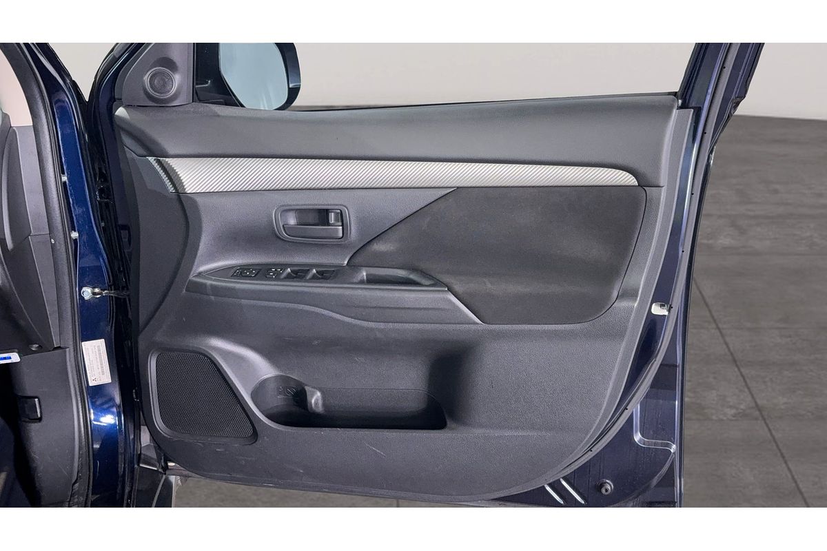 2013 Mitsubishi Outlander LS ZJ