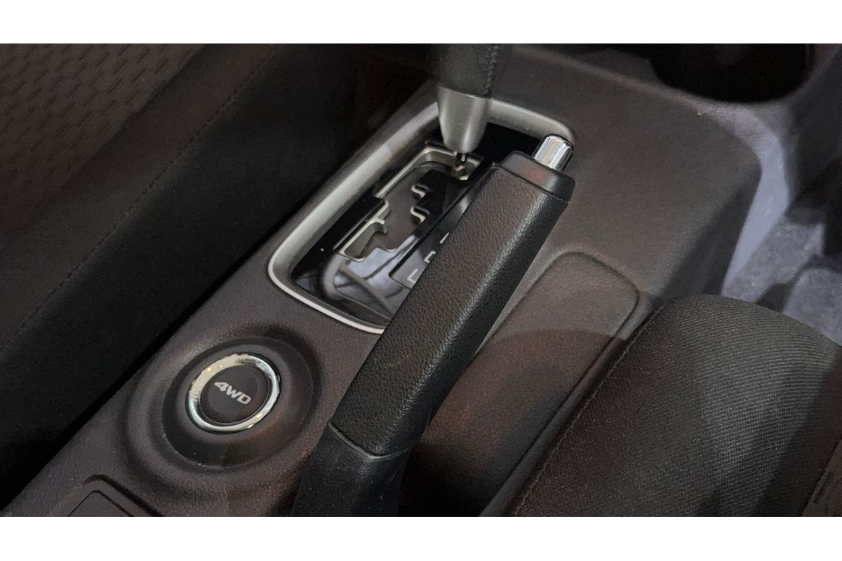 2013 Mitsubishi Outlander LS ZJ