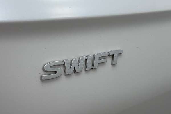 2024 Suzuki Swift Hybrid UZ