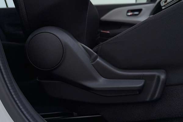 2024 Suzuki Swift Hybrid UZ