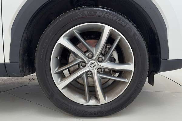 2022 MG HS Essence SAS23