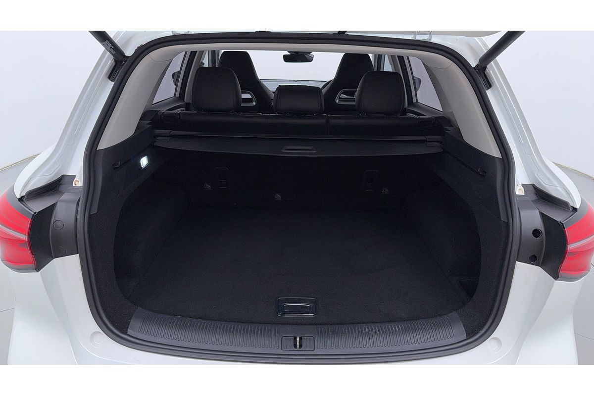 2022 MG HS Essence SAS23