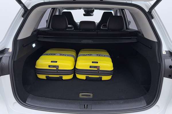 2022 MG HS Essence SAS23