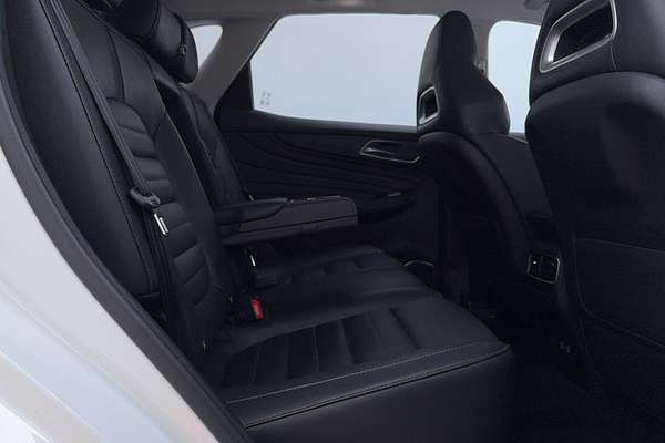 2022 MG HS Essence SAS23