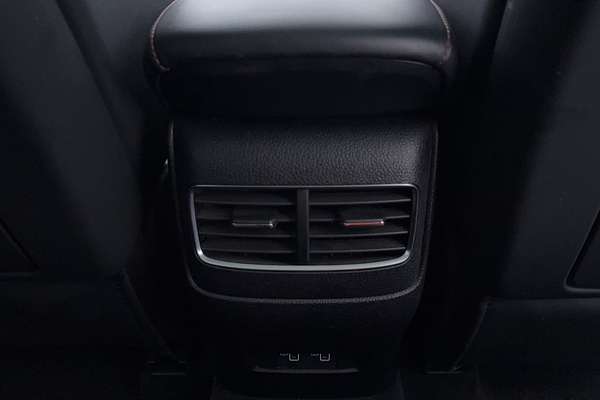 2022 MG HS Essence SAS23