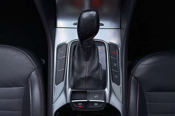 2022 MG HS Essence SAS23