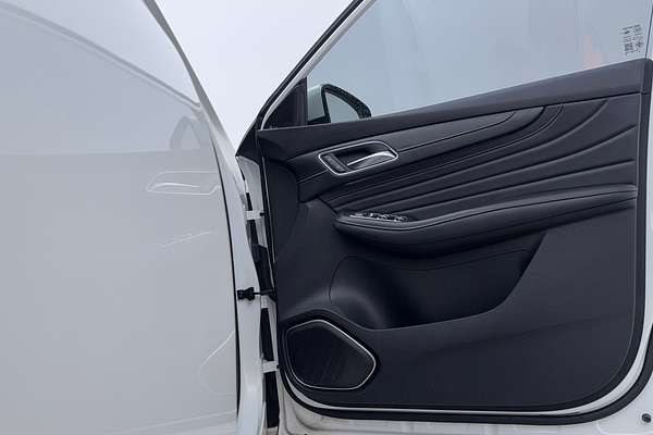 2022 MG HS Essence SAS23