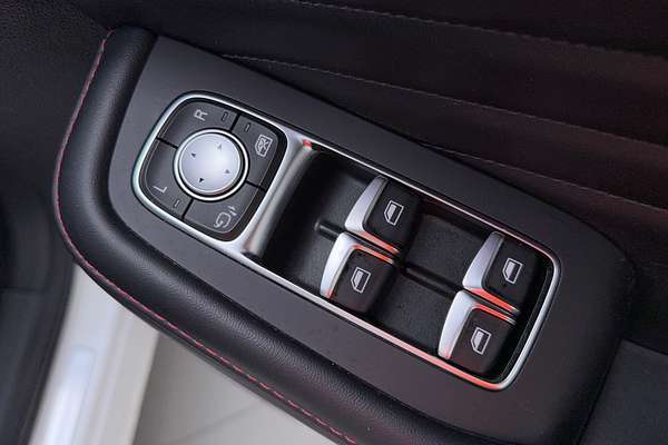 2022 MG HS Essence SAS23