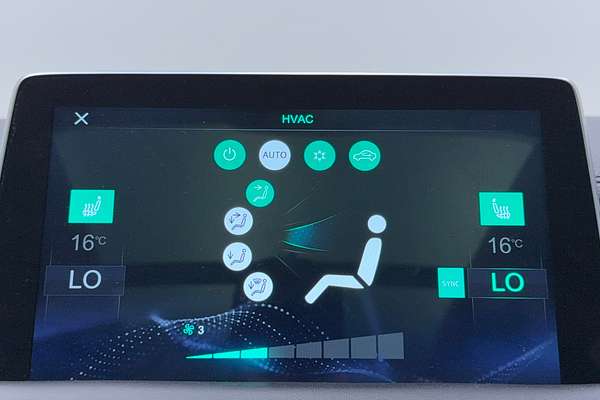 2022 MG HS Essence SAS23