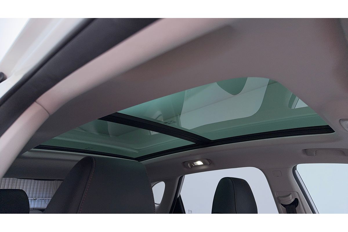 2022 MG HS Essence SAS23