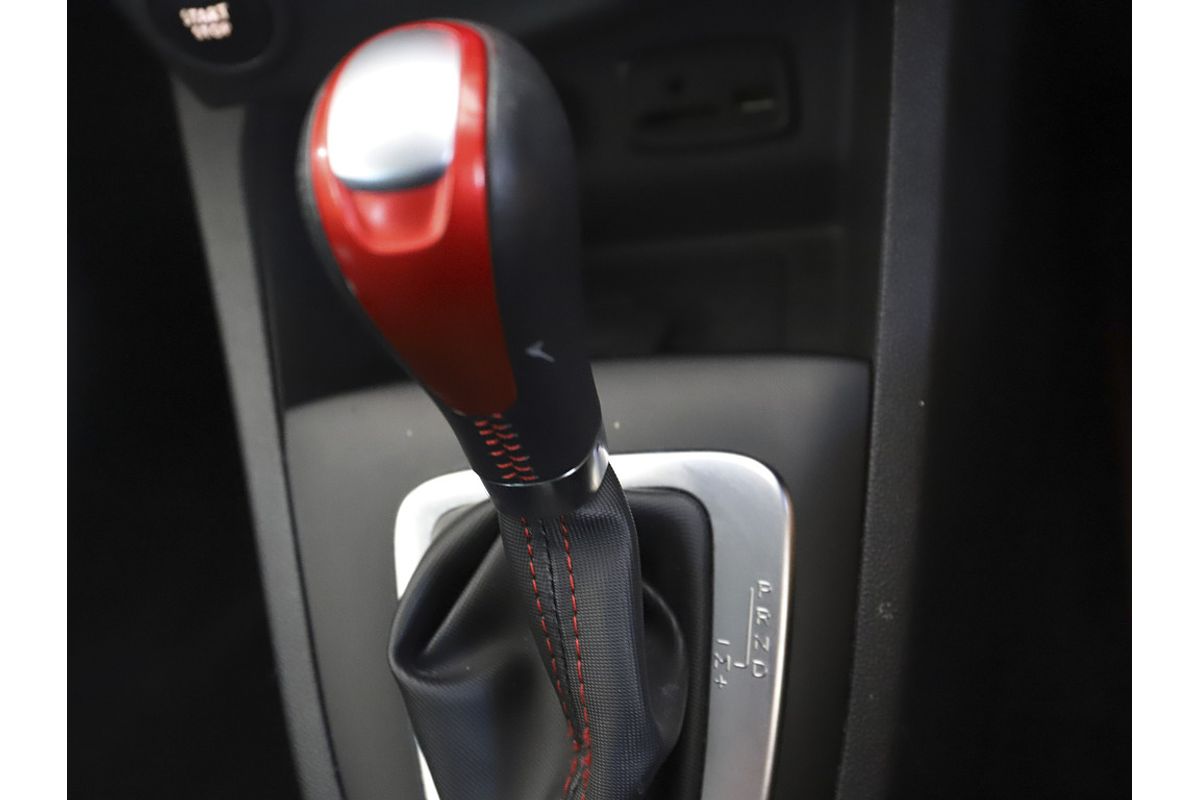 2015 Renault Clio R.S. 200 Sport IV B98