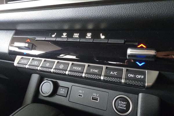 2025 Mitsubishi Triton GSR MV 4X4