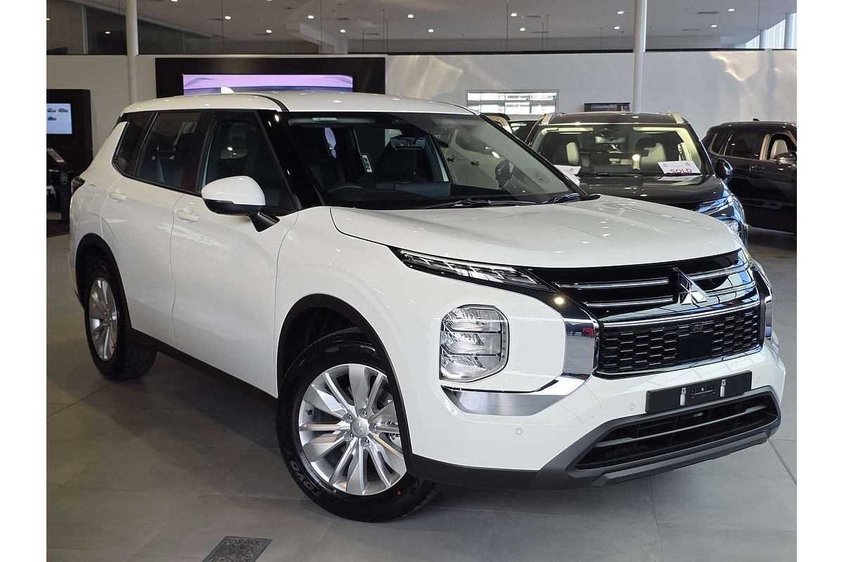 2025 Mitsubishi Outlander ES ZM