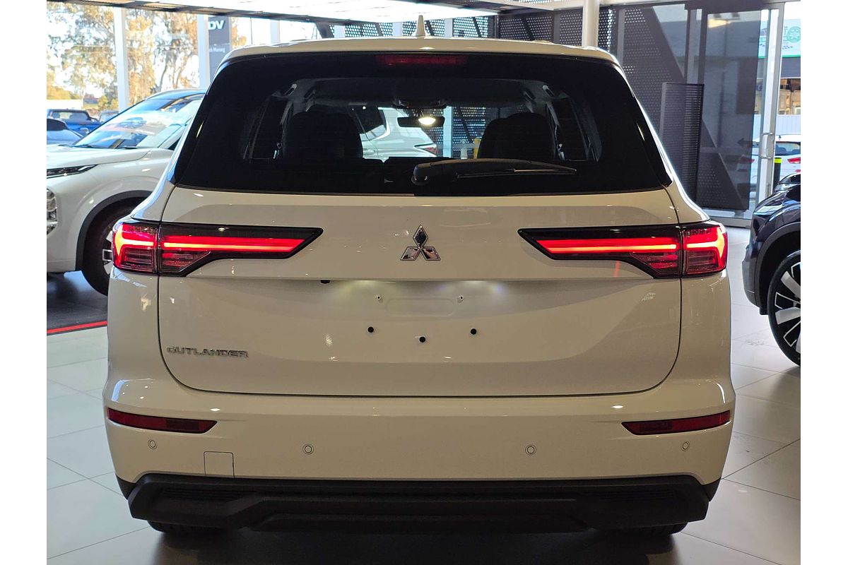 2025 Mitsubishi Outlander ES ZM