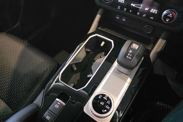 2025 Mitsubishi Outlander ES ZM