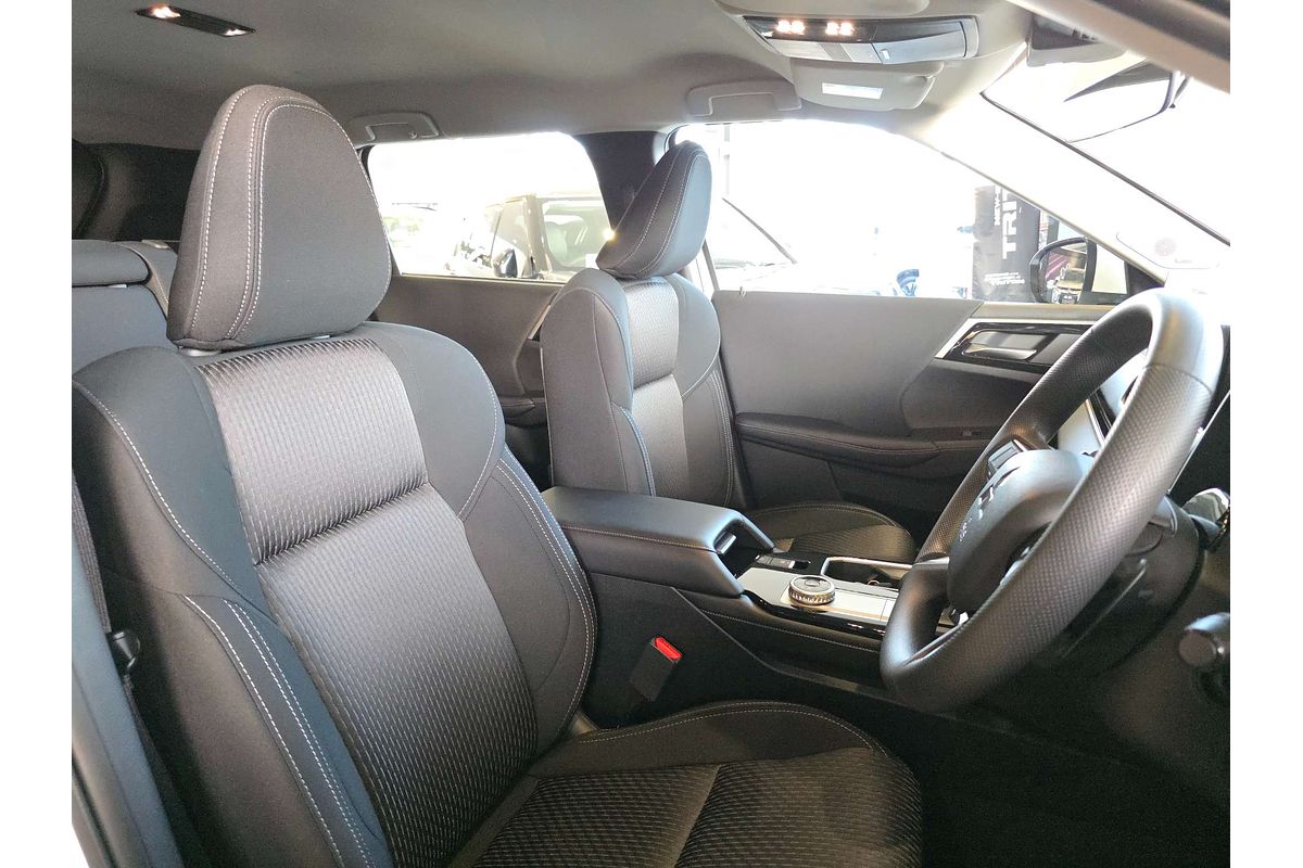 2025 Mitsubishi Outlander ES ZM