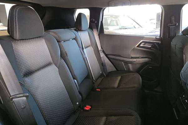 2025 Mitsubishi Outlander ES ZM