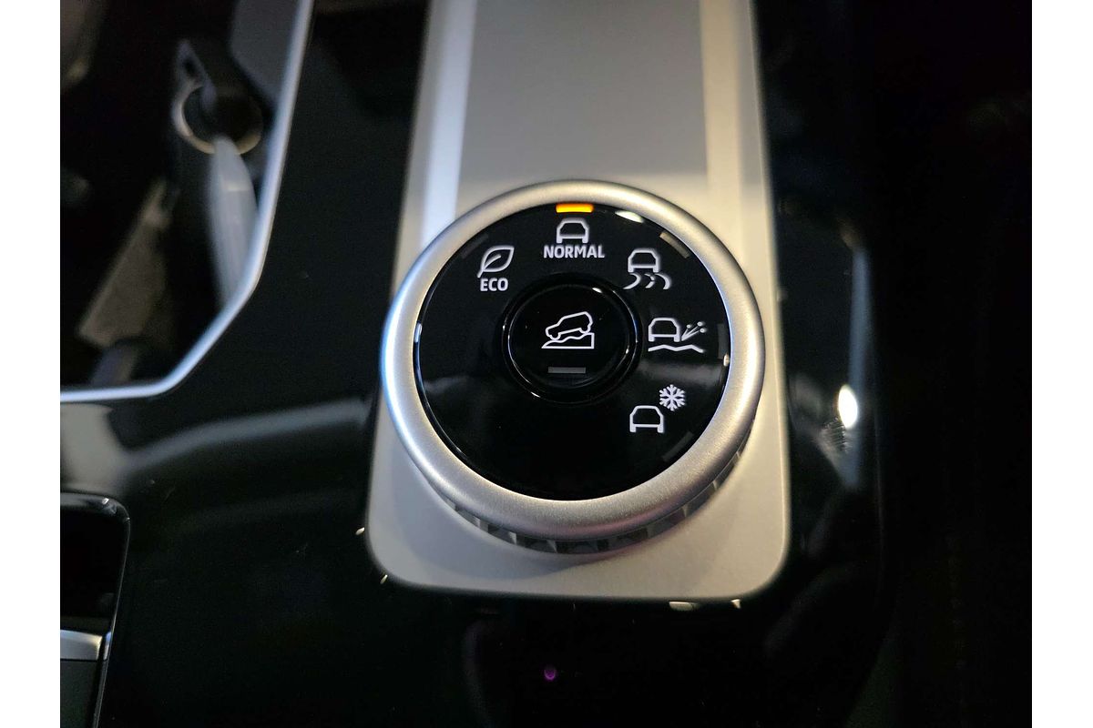 2025 Mitsubishi Outlander ES ZM