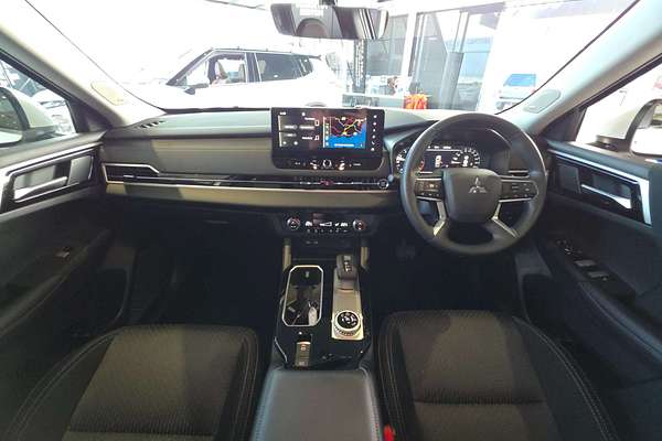 2025 Mitsubishi Outlander ES ZM