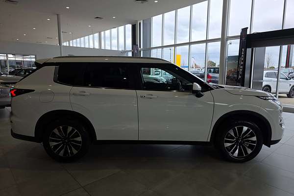 2025 Mitsubishi Outlander LS ZM