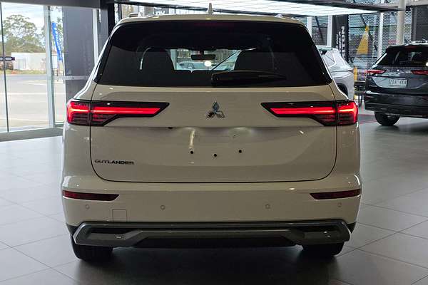 2025 Mitsubishi Outlander LS ZM