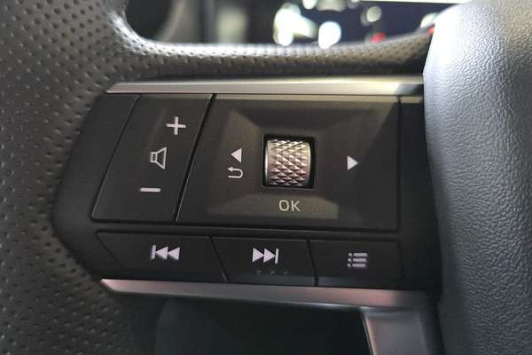 2025 Mitsubishi Outlander LS ZM