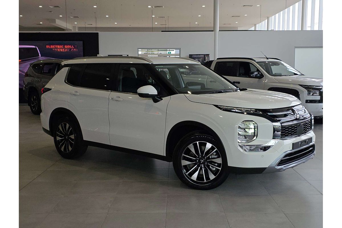 2025 Mitsubishi Outlander LS ZM