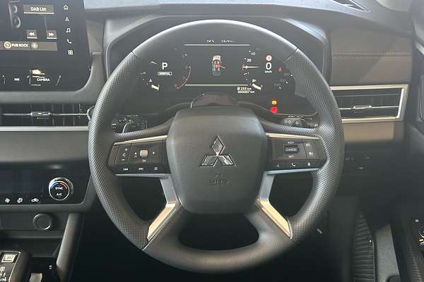 2025 Mitsubishi Outlander ES ZM
