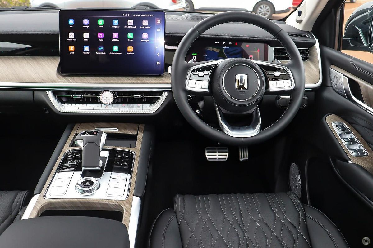 2025 GWM Tank 500 Ultra Hi4-T PHEV P03